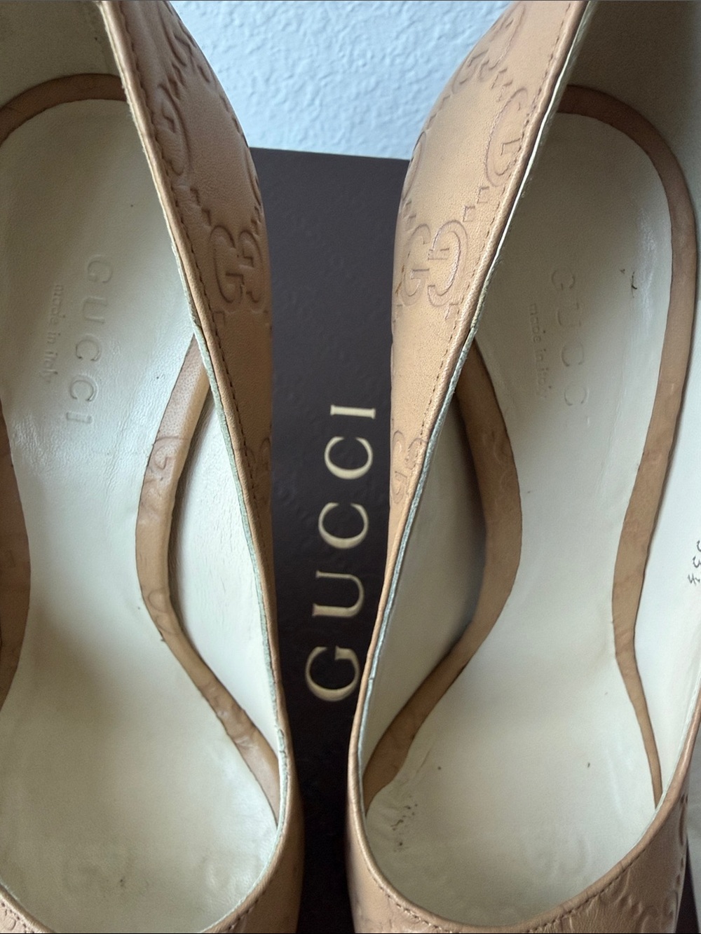Gucci Beige Embossed GG Peep-Toe Leather Heels - Picture 4 of 10